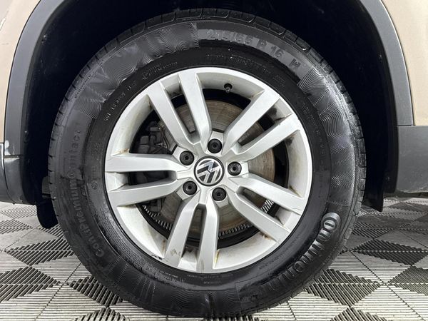 2013-Volkswagen-Tiguan-14-TSI-Bluemotion-Trend-Fun-Auto-110kW image:4