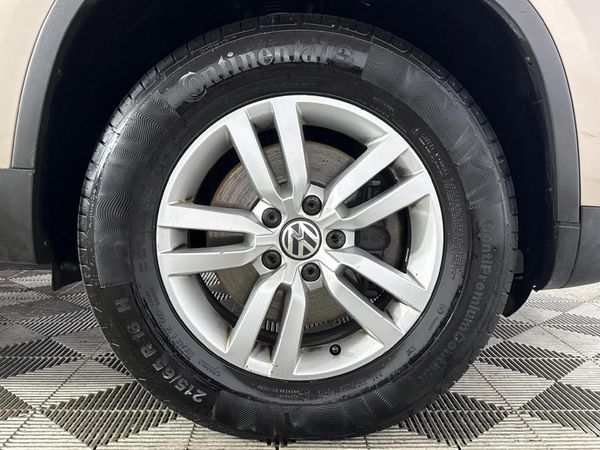2013-Volkswagen-Tiguan-14-TSI-Bluemotion-Trend-Fun-Auto-110kW image:5