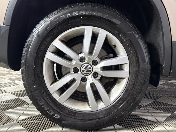 2013-Volkswagen-Tiguan-14-TSI-Bluemotion-Trend-Fun-Auto-110kW image:7