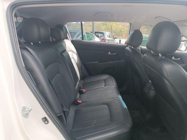 2015-Kia-Sportage-20-CRDi-AWD-Auto image:8