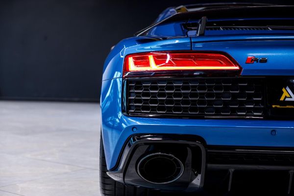 2022-Audi-R8-52-V10-quattro-Auto image:12