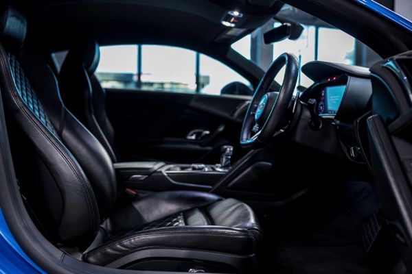 2022-Audi-R8-52-V10-quattro-Auto image:17