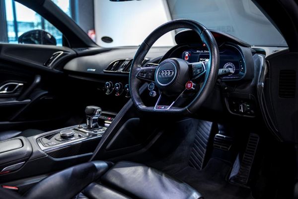 2022-Audi-R8-52-V10-quattro-Auto image:18