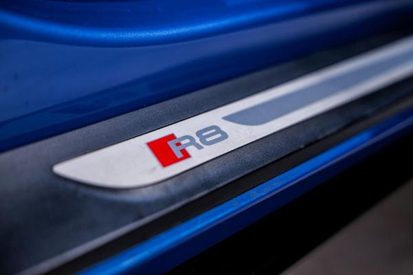2022-Audi-R8-52-V10-quattro-Auto image:21