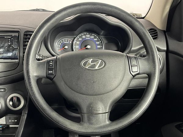 2014-Hyundai-i10-125-GLS-Fluid image:9