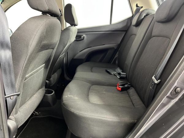 2014-Hyundai-i10-125-GLS-Fluid image:3