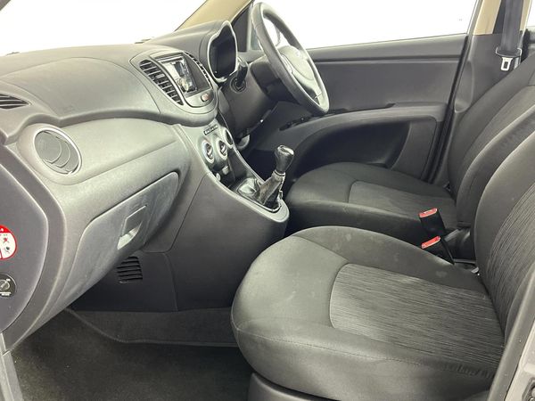 2014-Hyundai-i10-125-GLS-Fluid image:5