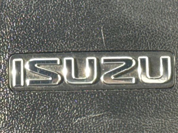 2023-Isuzu-D-Max-30-DDI-V-Cross-HR-Auto-Double-Cab image:11