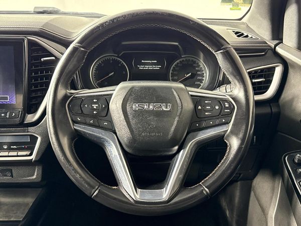 2023-Isuzu-D-Max-30-DDI-V-Cross-HR-Auto-Double-Cab image:12