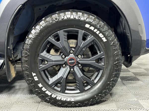 2023-Isuzu-D-Max-30-DDI-V-Cross-HR-Auto-Double-Cab image:5