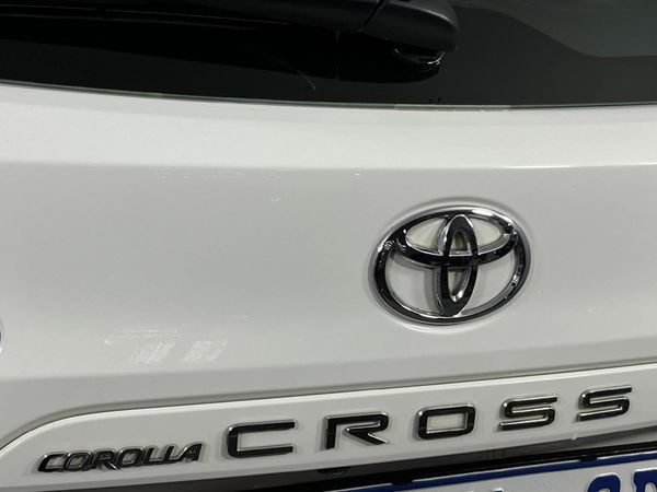 2025-Toyota-Corolla-Cross-18-XS image:11