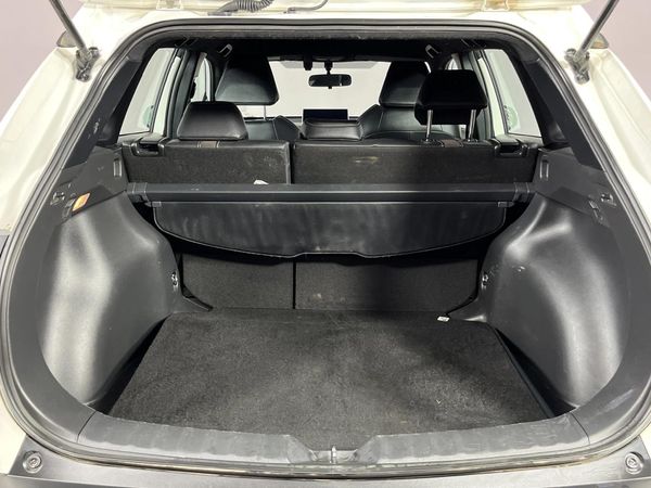 2025-Toyota-Corolla-Cross-18-XS image:14