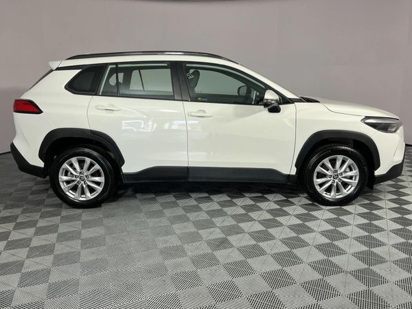 2025-Toyota-Corolla-Cross-18-XS image:17