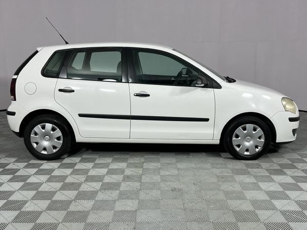 2005-Volkswagen-Polo-14-Trendline image:12