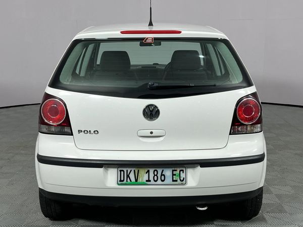 2005-Volkswagen-Polo-14-Trendline image:13