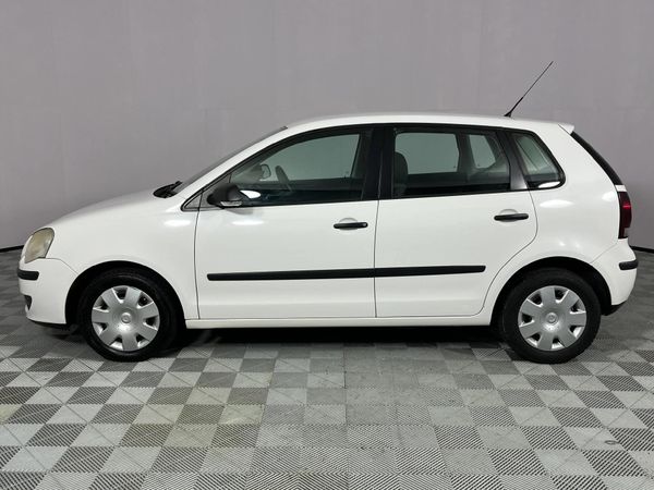 2005-Volkswagen-Polo-14-Trendline image:14