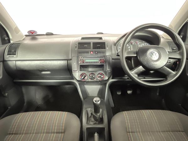 2005-Volkswagen-Polo-14-Trendline image:1