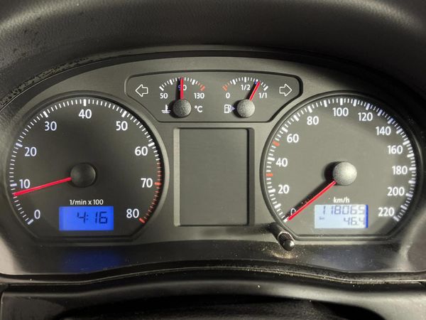 2005-Volkswagen-Polo-14-Trendline image:2