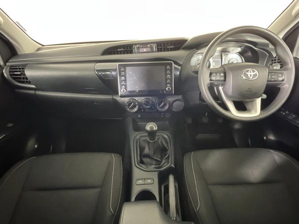 2024-Toyota-Hilux-24-GD-6-Raised-Body-Raider-Double-Cab image:1