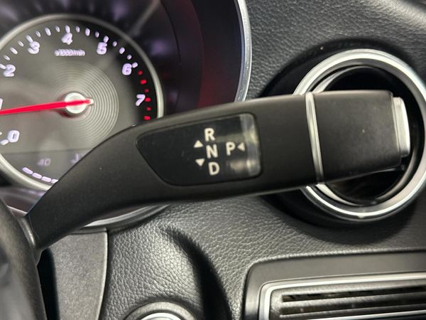 2020-Mercedes-Benz-C-Class-C-200-Auto image:10