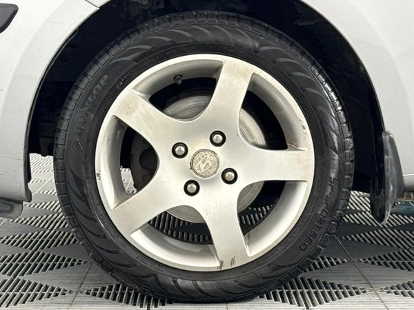 2011-Hyundai-i10-11-GLS image:4