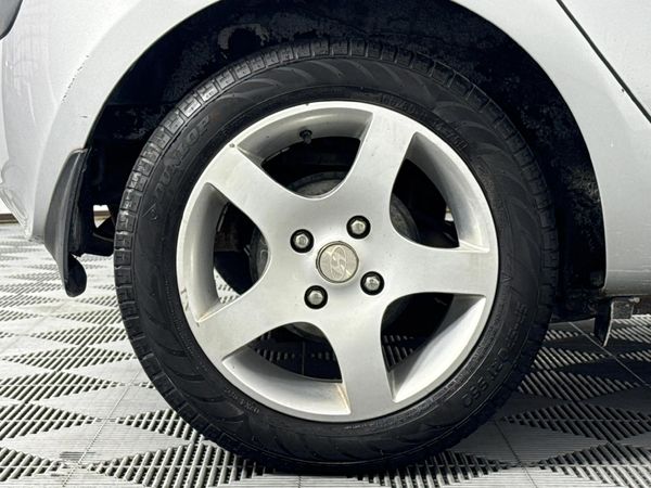 2011-Hyundai-i10-11-GLS image:6