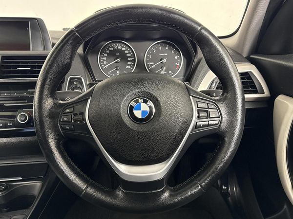 2015-BMW-1-Series-120i-5-dr-Urban-Line-Auto image:10