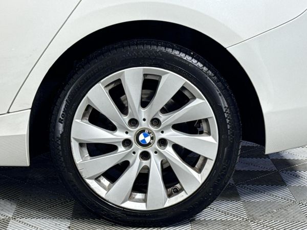 2015-BMW-1-Series-120i-5-dr-Urban-Line-Auto image:6