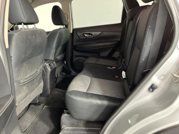 2022-Nissan-X-Trail-25-Acenta-4x4-Auto image:3