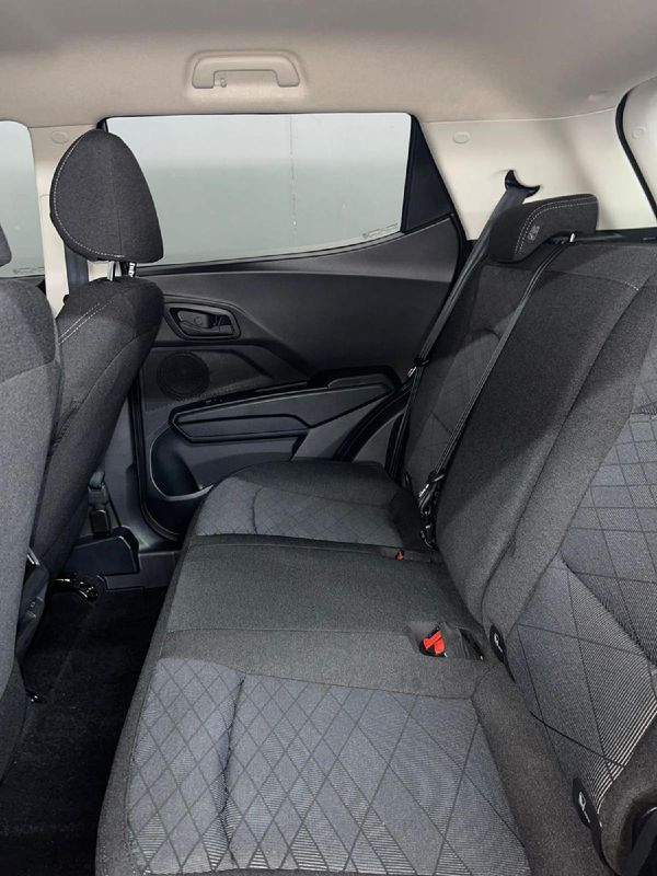 2025-Mahindra-XUV-3XO-12T-MX2-Auto image:11