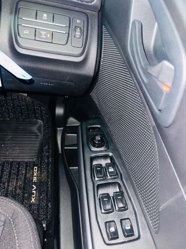 2025-Mahindra-XUV-3XO-12T-MX2-Auto image:16