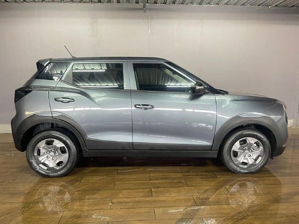 2025-Mahindra-XUV-3XO-12T-MX2-Auto image:4