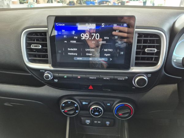 2024-Hyundai-Venue-10-TGDI-Fluid image:2