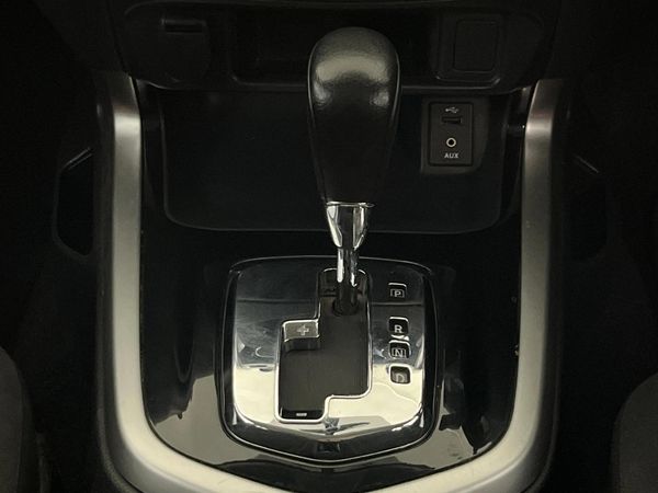 2018-Nissan-Navara-23D-SE-Auto-Double-Cab image:10