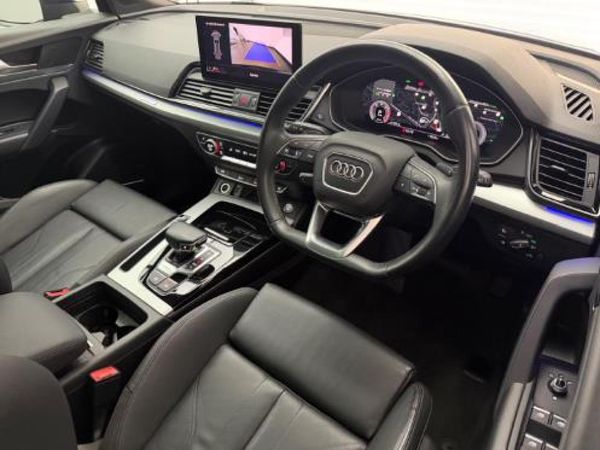 2021-Audi-Q5-quattro-Auto-40-TDI image:8