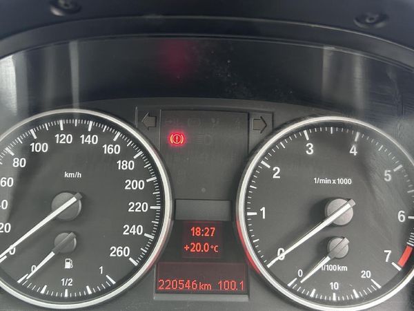 2011-BMW-3-Series-320i-Auto image:9