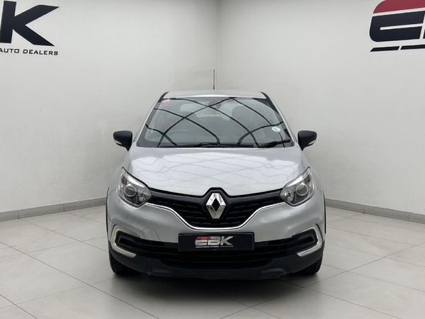 2017-Renault-Captur-900T-Blaze-66kW image:1
