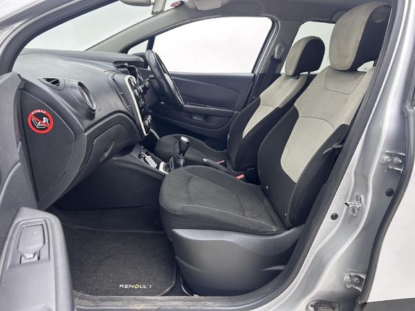 2017-Renault-Captur-900T-Blaze-66kW image:6
