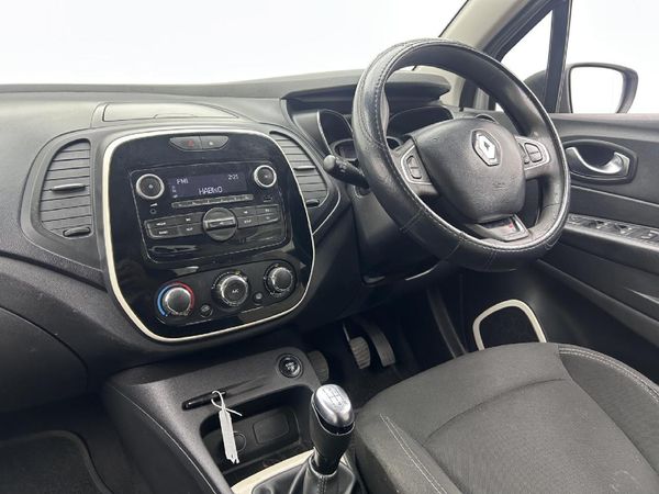 2017-Renault-Captur-900T-Blaze-66kW image:7