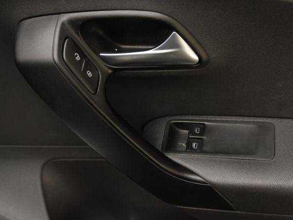 2022-Volkswagen-Polo-Vivo-16-Comfortline-Auto-5-dr image:15