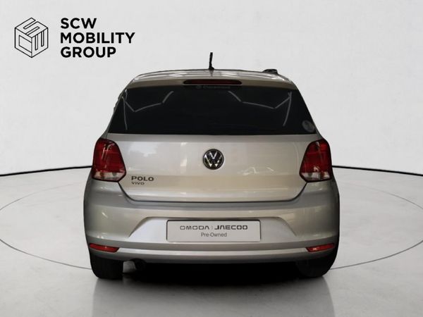 2022-Volkswagen-Polo-Vivo-16-Comfortline-Auto-5-dr image:4