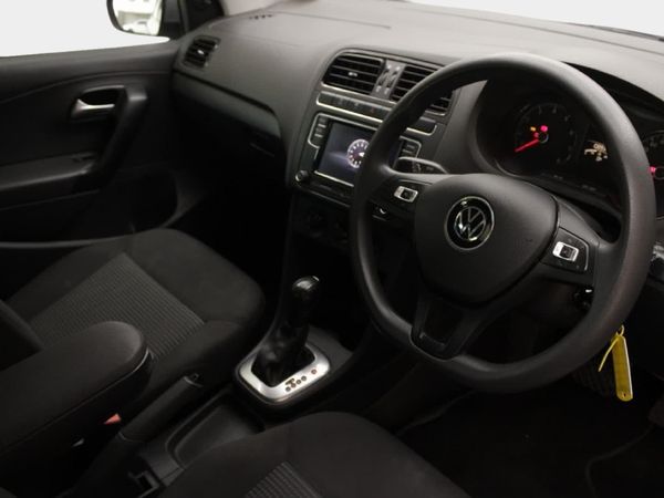 2022-Volkswagen-Polo-Vivo-16-Comfortline-Auto-5-dr image:6