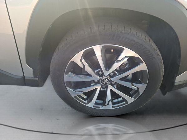 2024-Toyota-Corolla-Cross-18-XR image:10