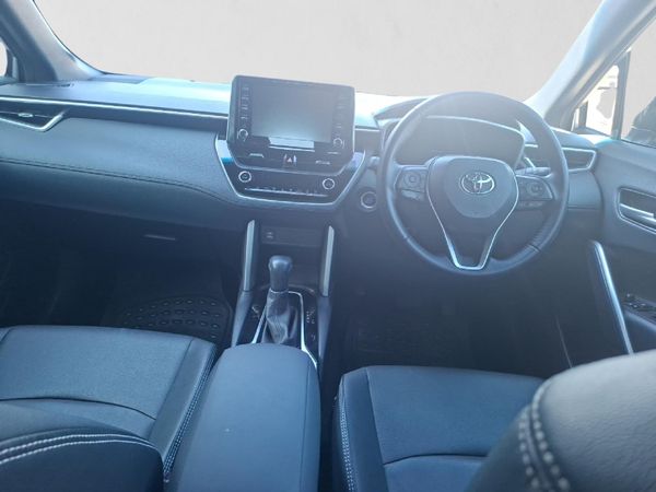 2024-Toyota-Corolla-Cross-18-XR image:17