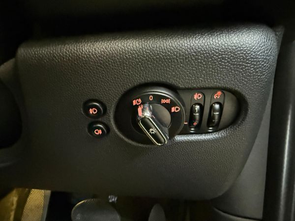 2018-MINI-Hatch-Cooper-S-Auto image:18