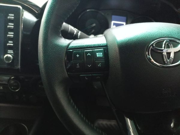 2023-Toyota-Hilux-28-GD-6-Raised-Body-Legend-4x4-Auto-Double-Cab image:10