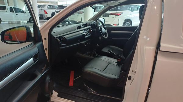 2023-Toyota-Hilux-20-VVTi-Single-Cab image:2