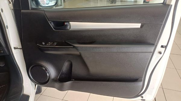 2023-Toyota-Hilux-20-VVTi-Single-Cab image:5