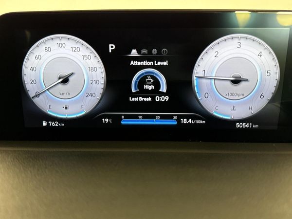 2025-Hyundai-Staria-22d-Luxury-Auto image:2