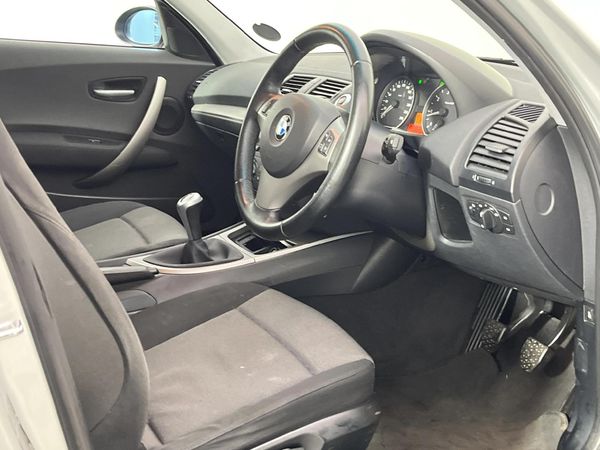 2006-BMW-1-Series-116i-5-dr image:9